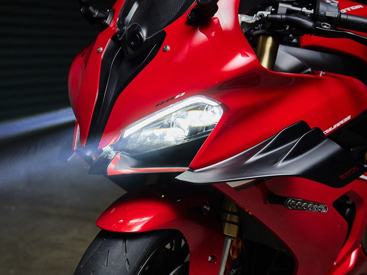 QJMOTOR SRK 800RR – przednie oświetlenie LED