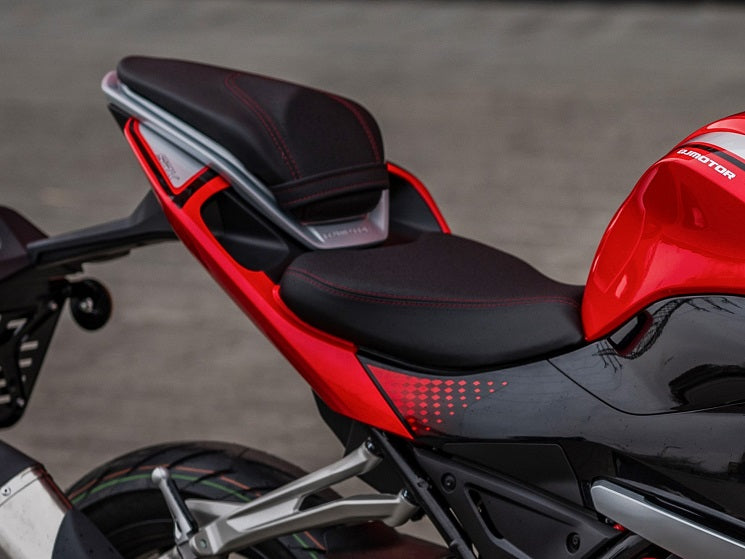 QJMOTOR SRK 125R – tylna część motocykla