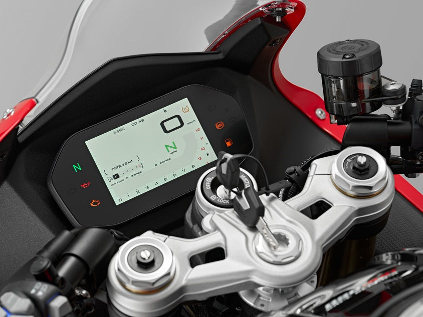 QJMOTOR SRK 800RR – wyświetlacz TFT