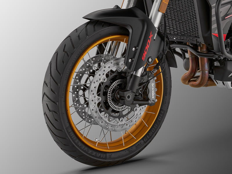 Hamulce Brembo w QJMOTOR SRT 900SX