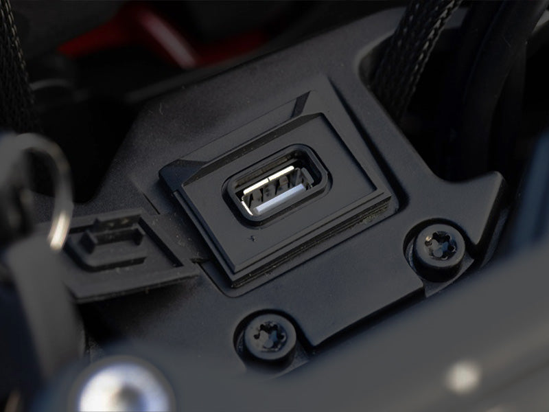 Gniazdo USB QJMOTOR SRT 900SX